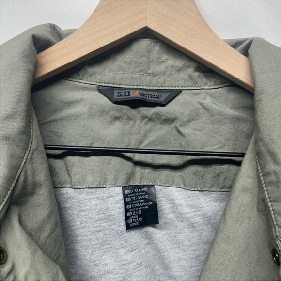 5.11 Tactical Men's Coach Jacket Lightweight Windbreaker
- XL - Picture 2 of 5